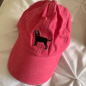 The black dog Hat Women’s